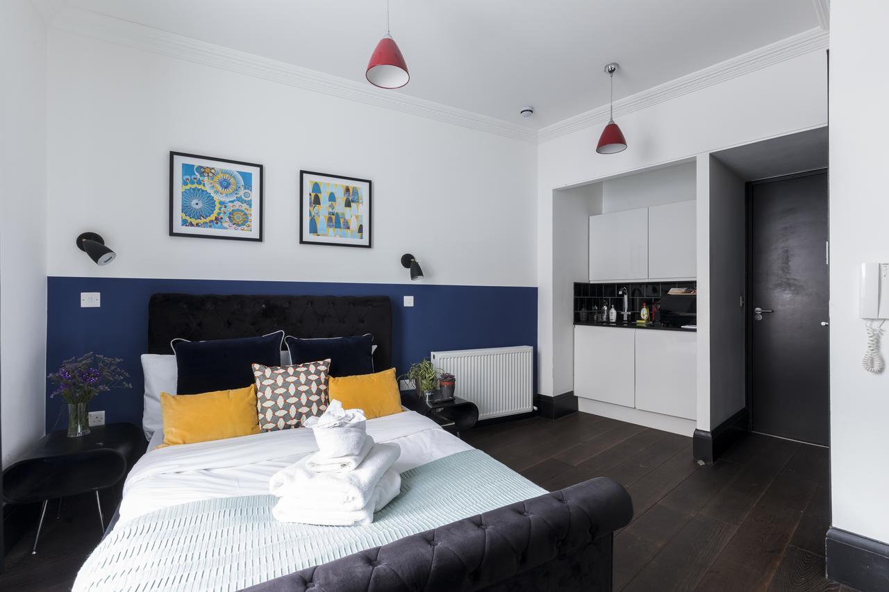 6 Portobello Road * London