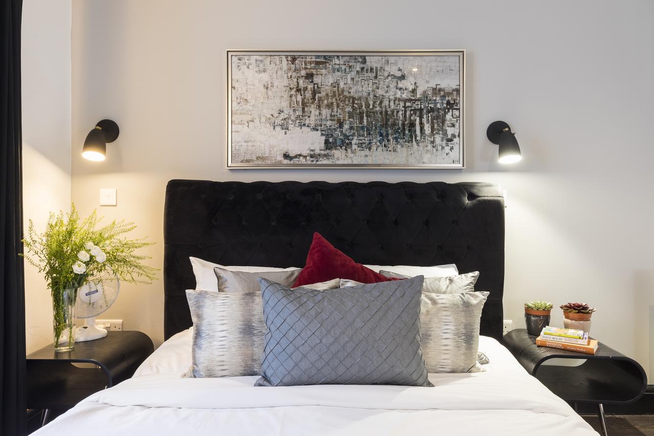 6 Portobello Road * London