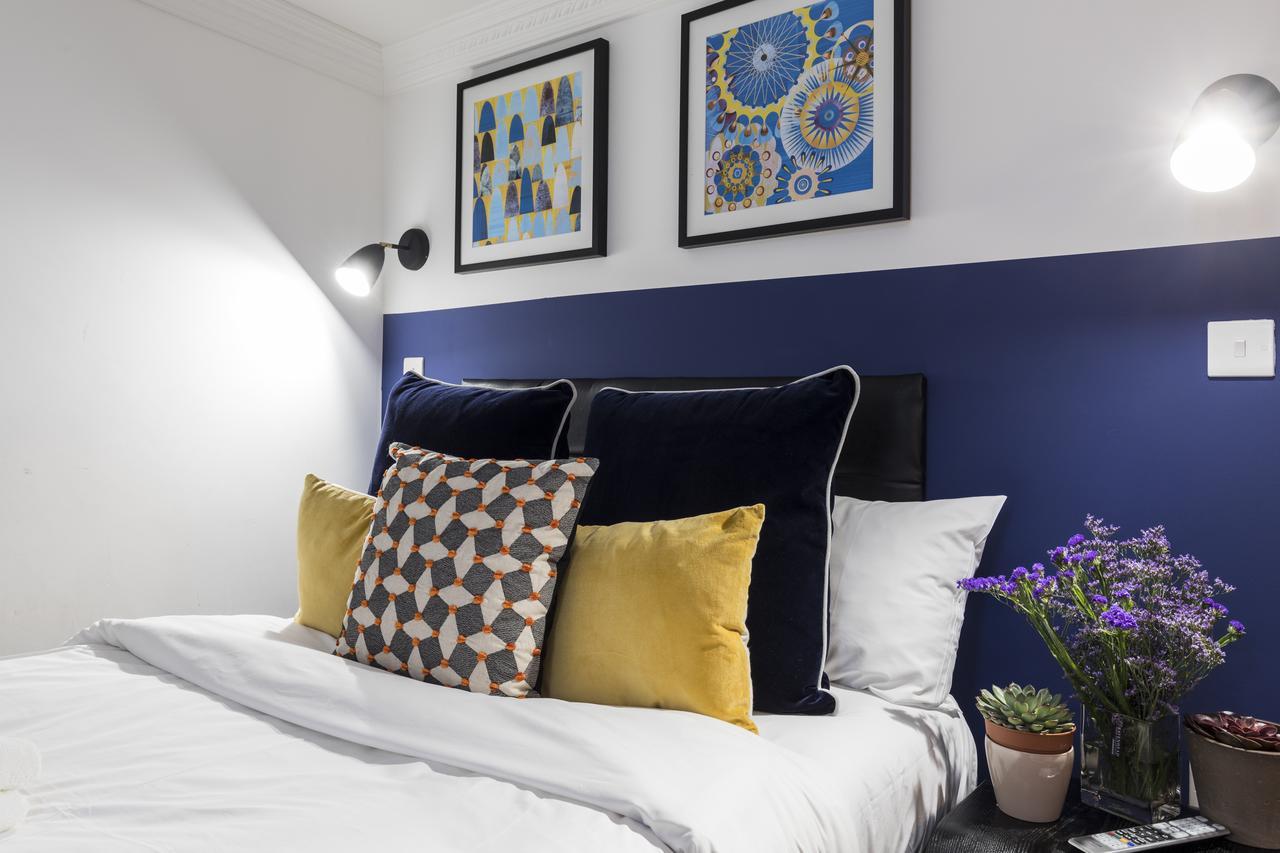 6 Portobello Road *