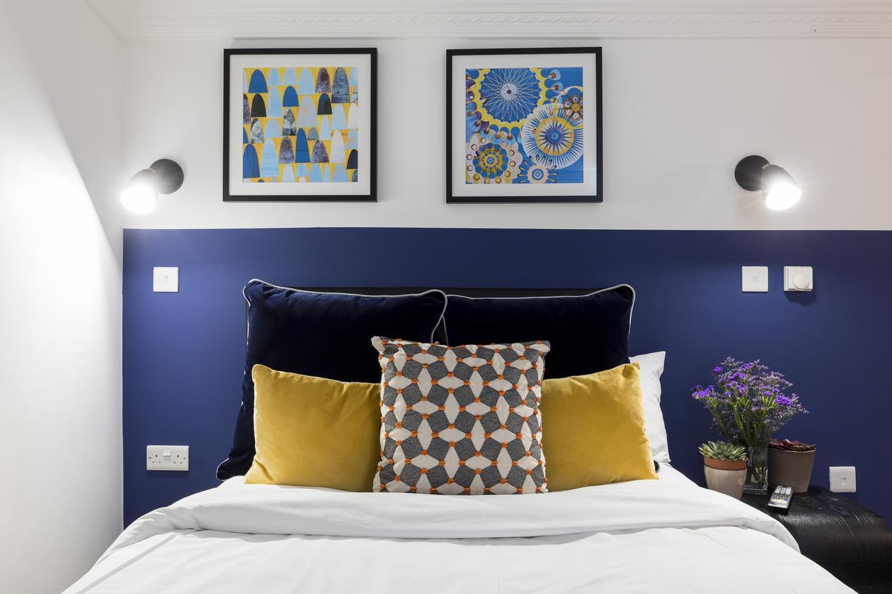6 Portobello Road *