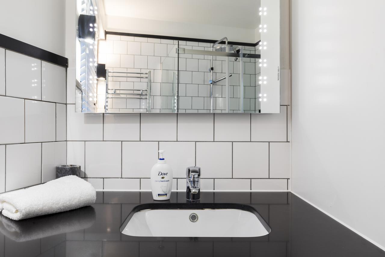 6 Portobello Road Apartment *