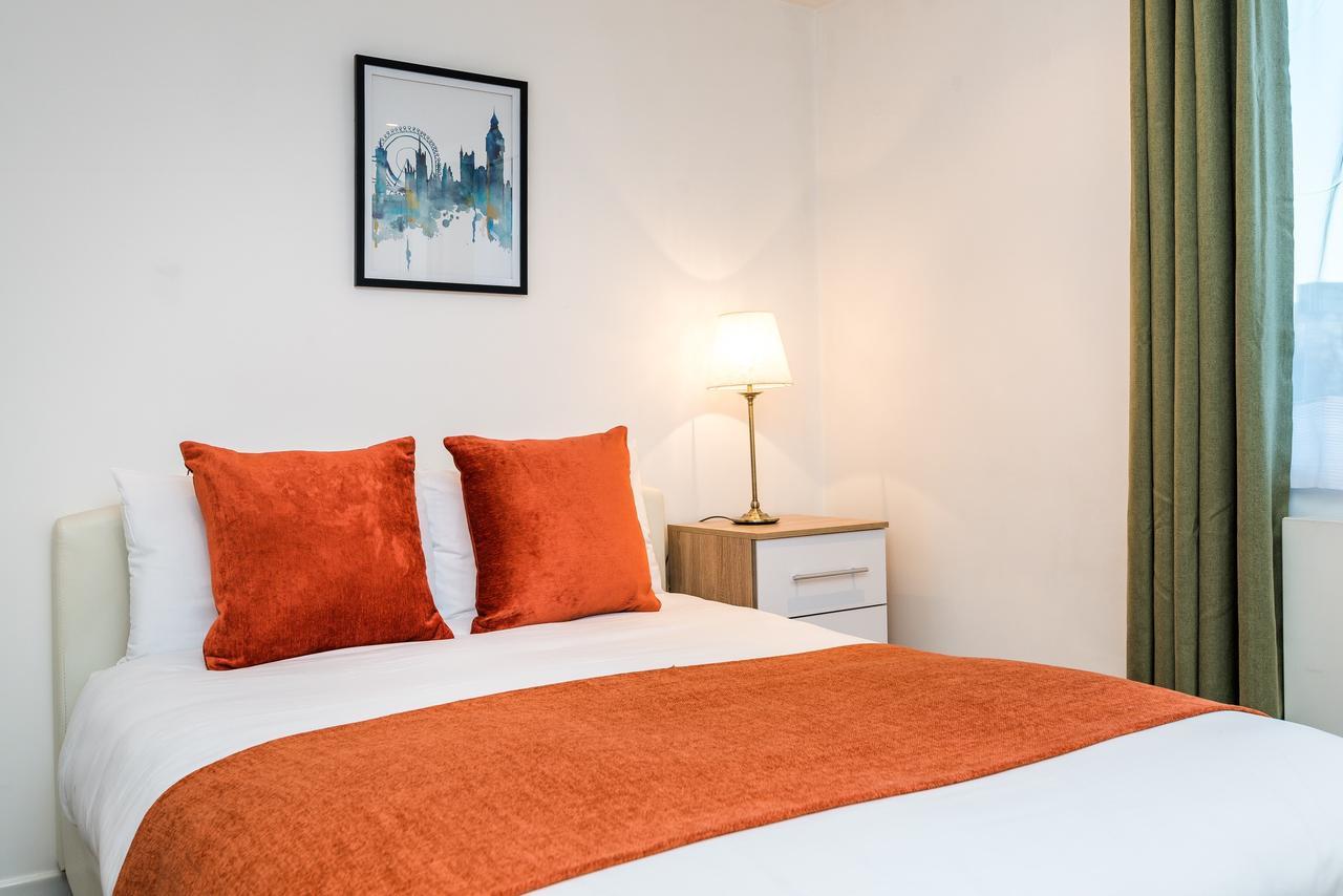 Guest house Riverbank London