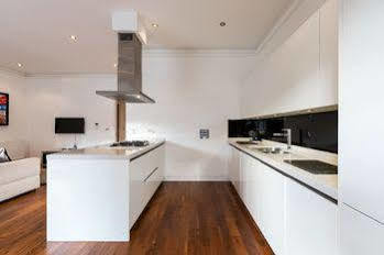 Courtyard & Penthouse Hotel 5*