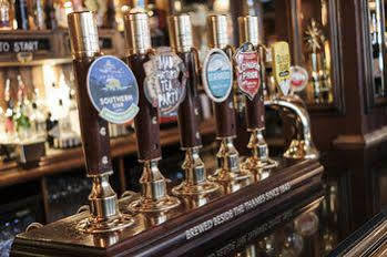 The Mad Hatter Hotel 3*