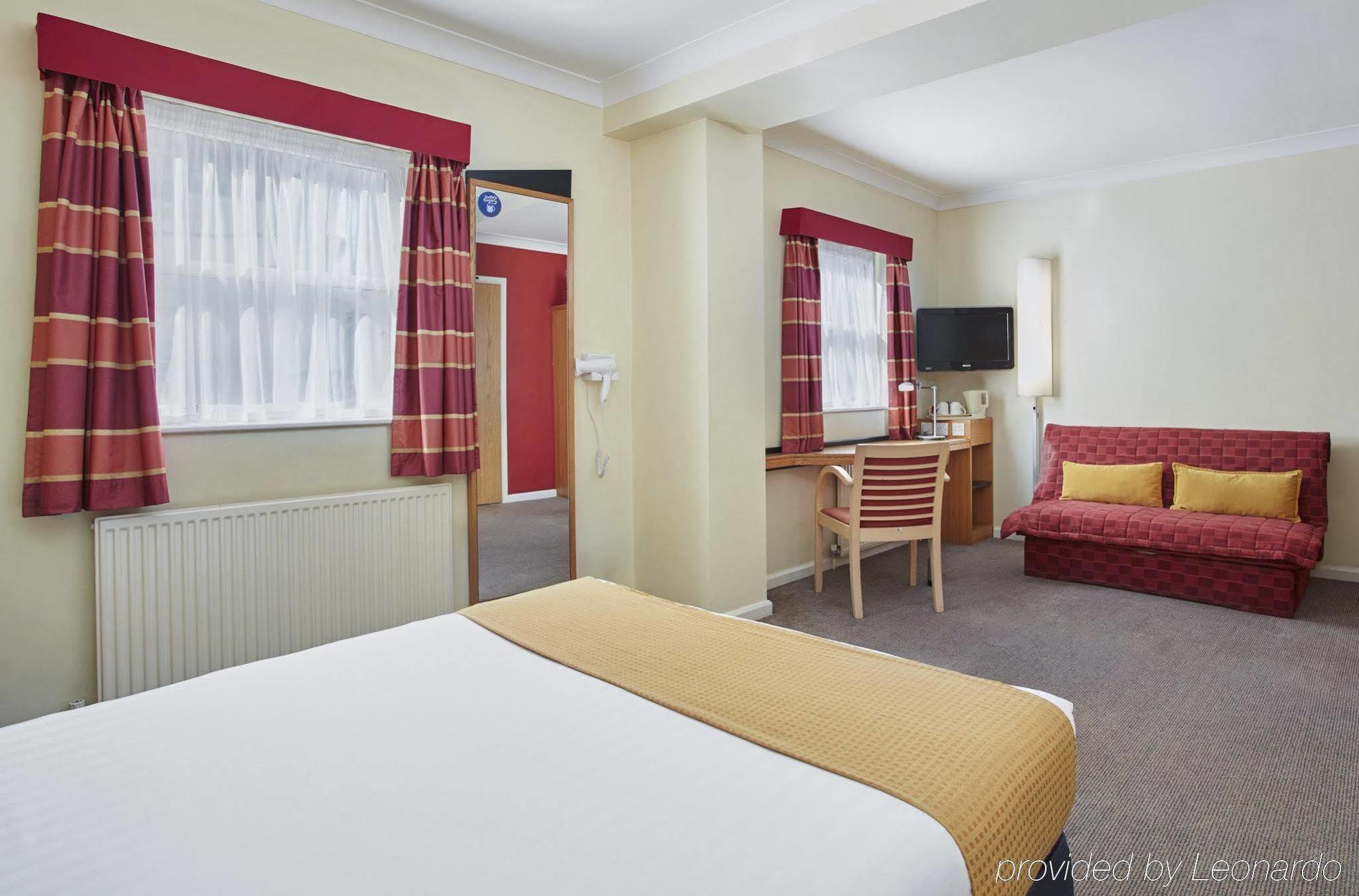 Express Victoria By Ihg Hotell London