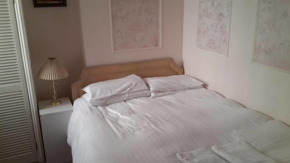 Kensingtoncourt 3*