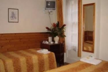 Hotel Gower House 3*