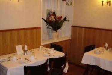 Gower House 3*