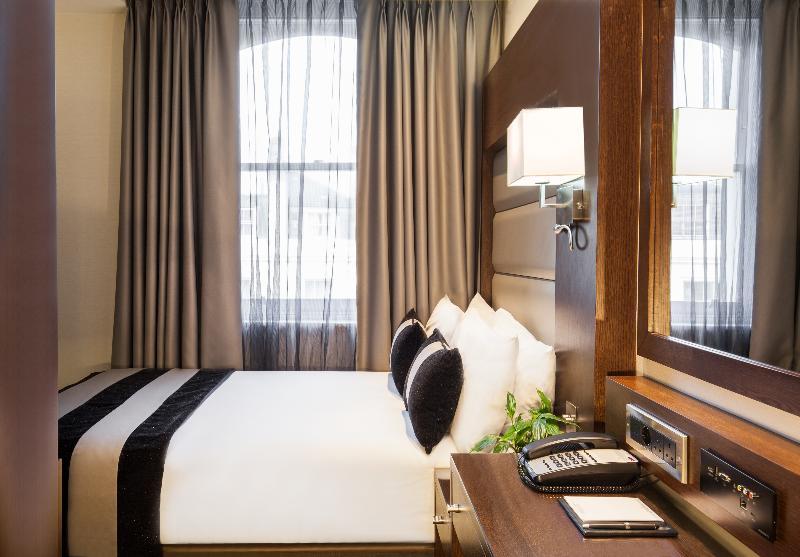 Park Grand Paddington Court 4*