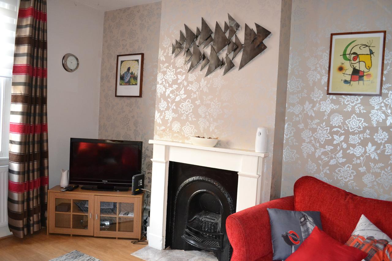 Semesterbostad 2 Bedroom House -ealing London