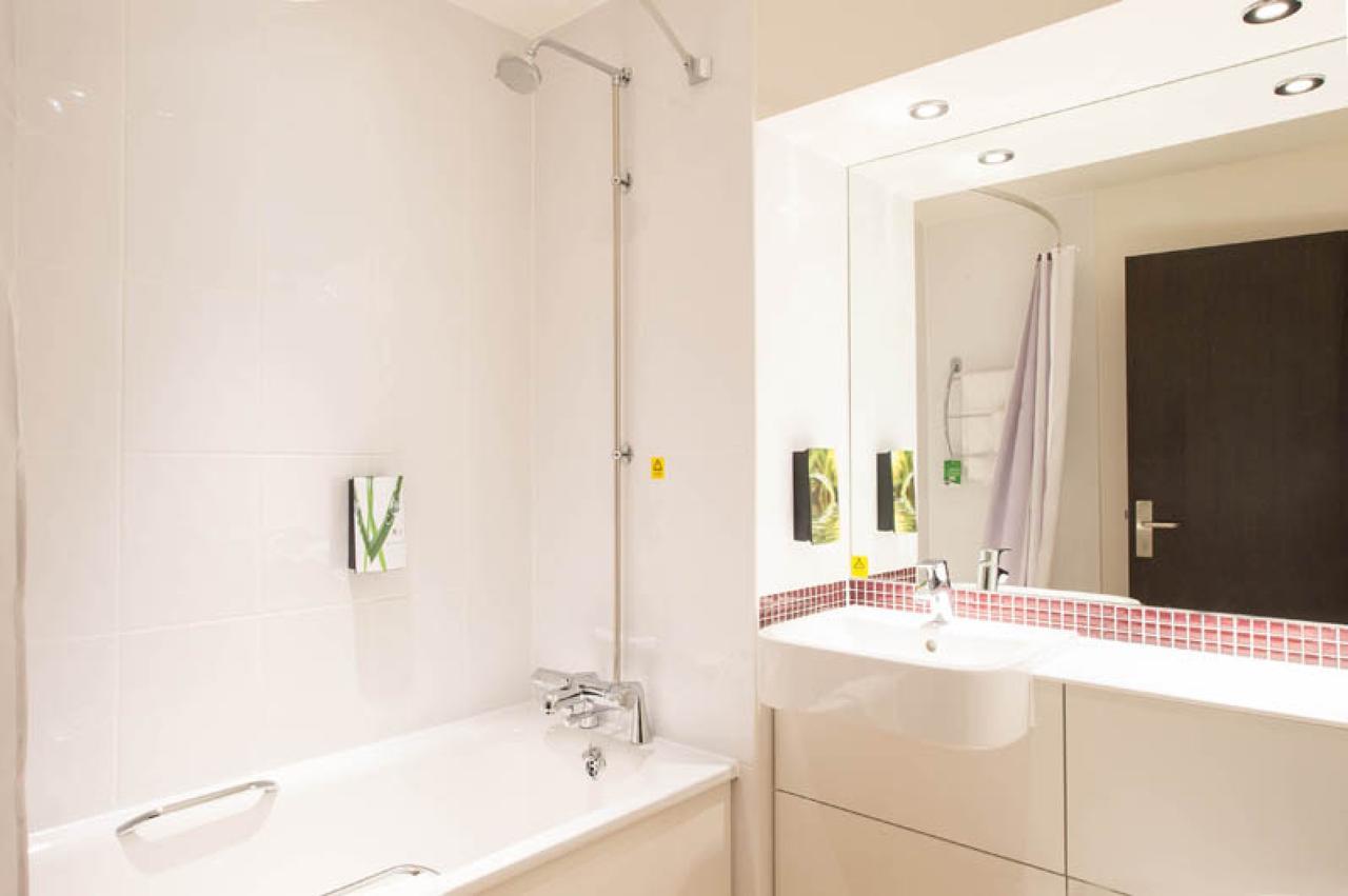 Premier Eltham Hotell 3*