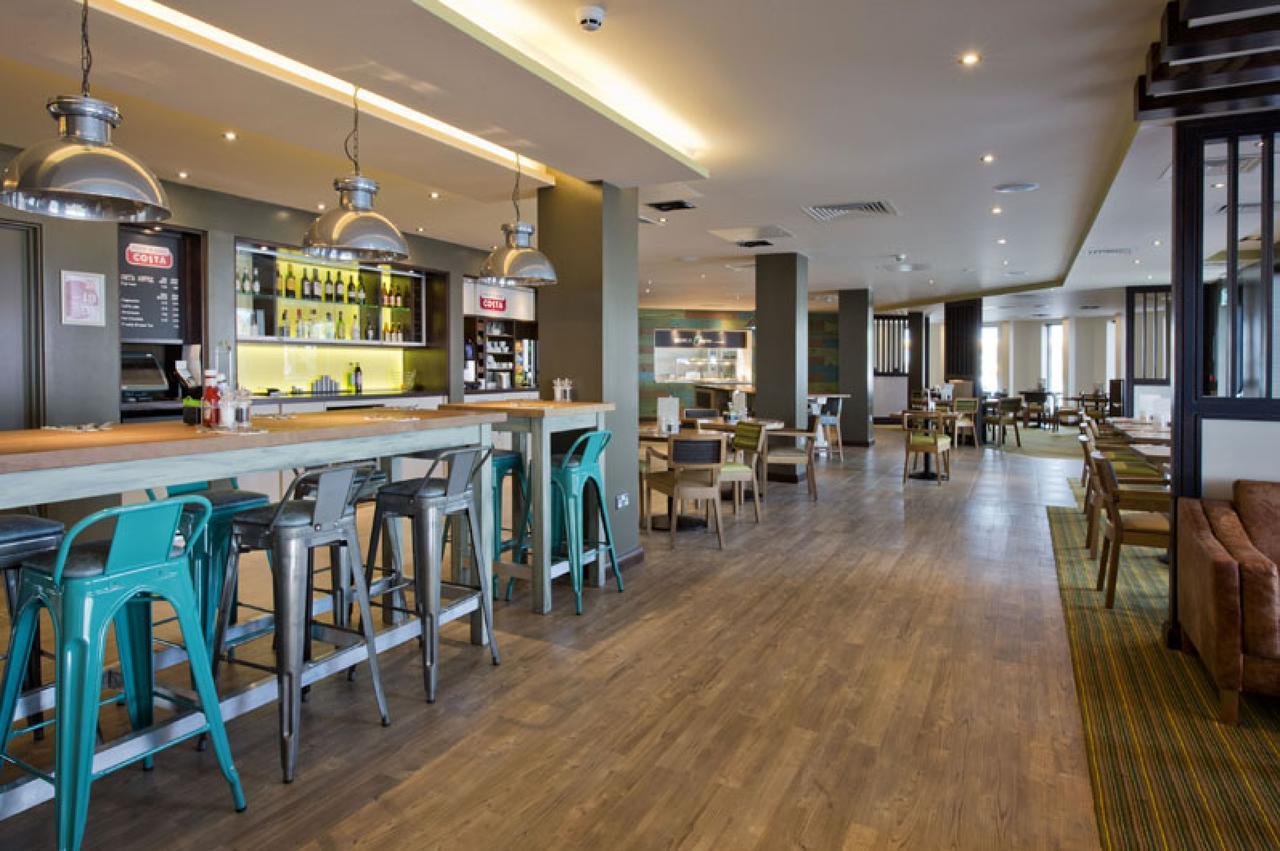 Premier Eltham Hotell 3*