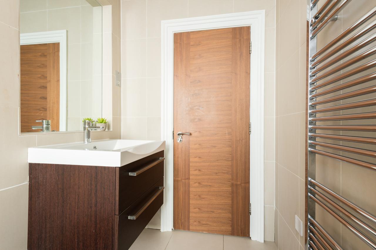 Second Nest Regents Park Apartment *
