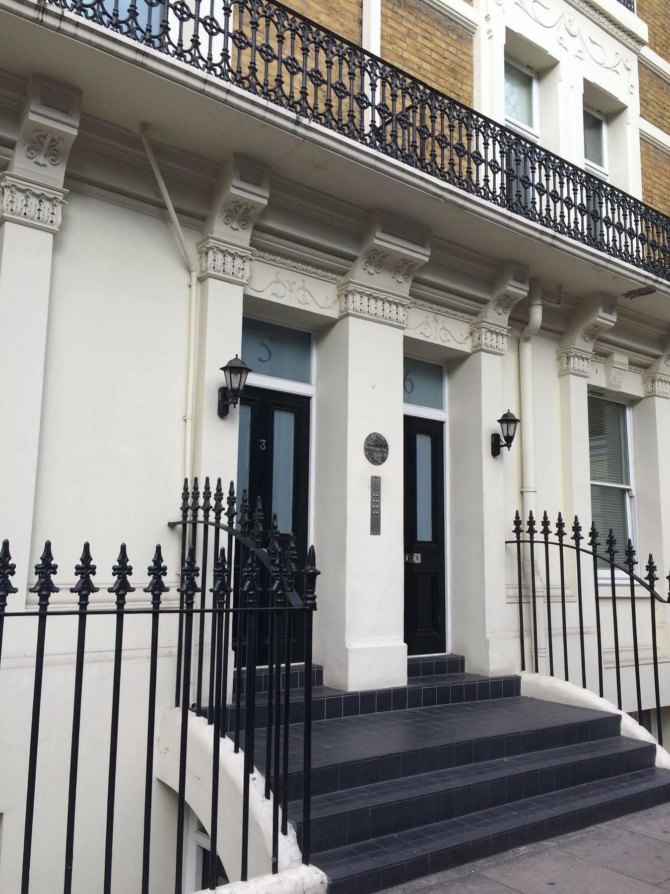 Inverness Place Apartment *
