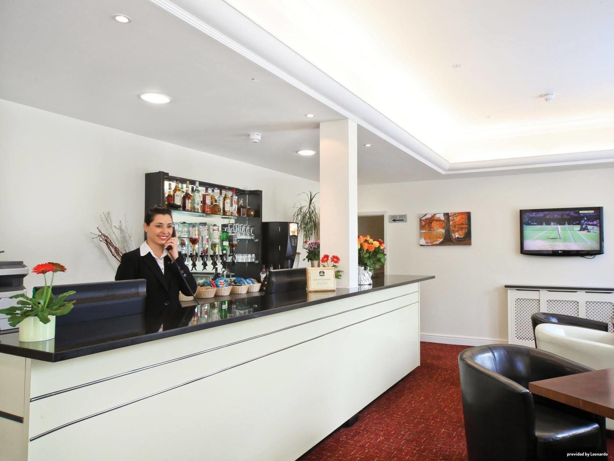 Western Highbury Hotel