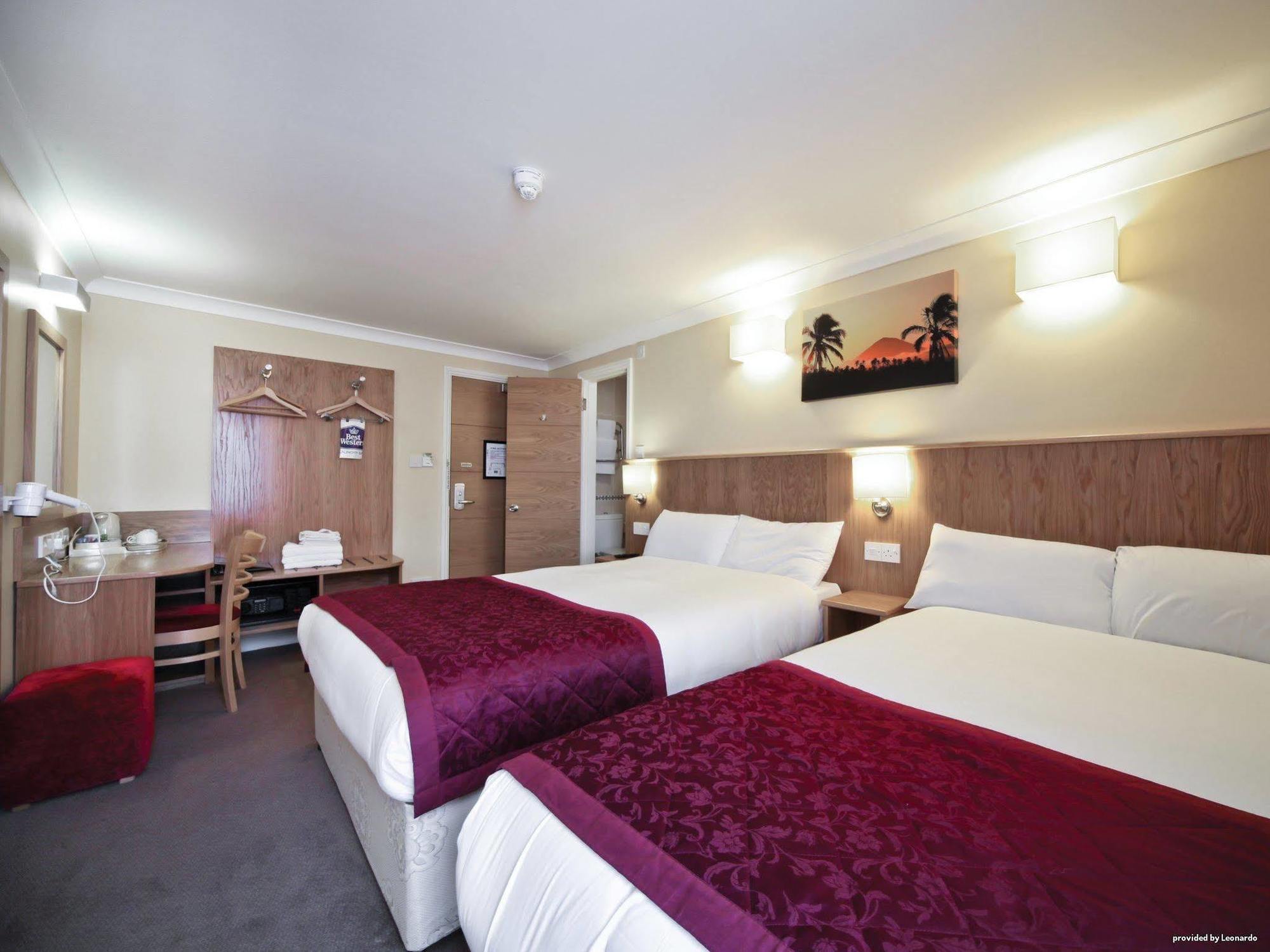 Western Highbury Hotel 3*