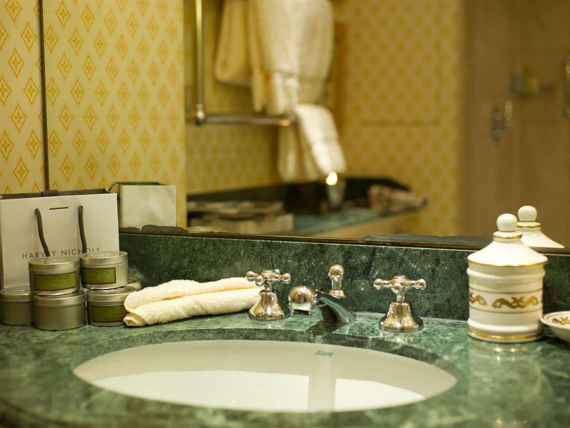 Cheval Thorney Court At Hyde Park 5*