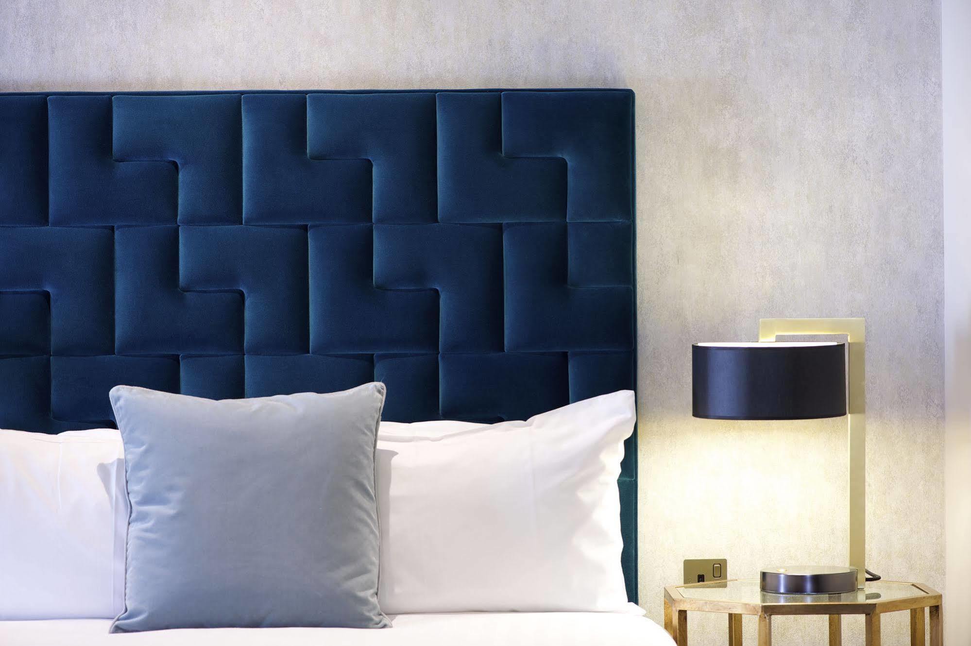 The - Putney Hotell 4*