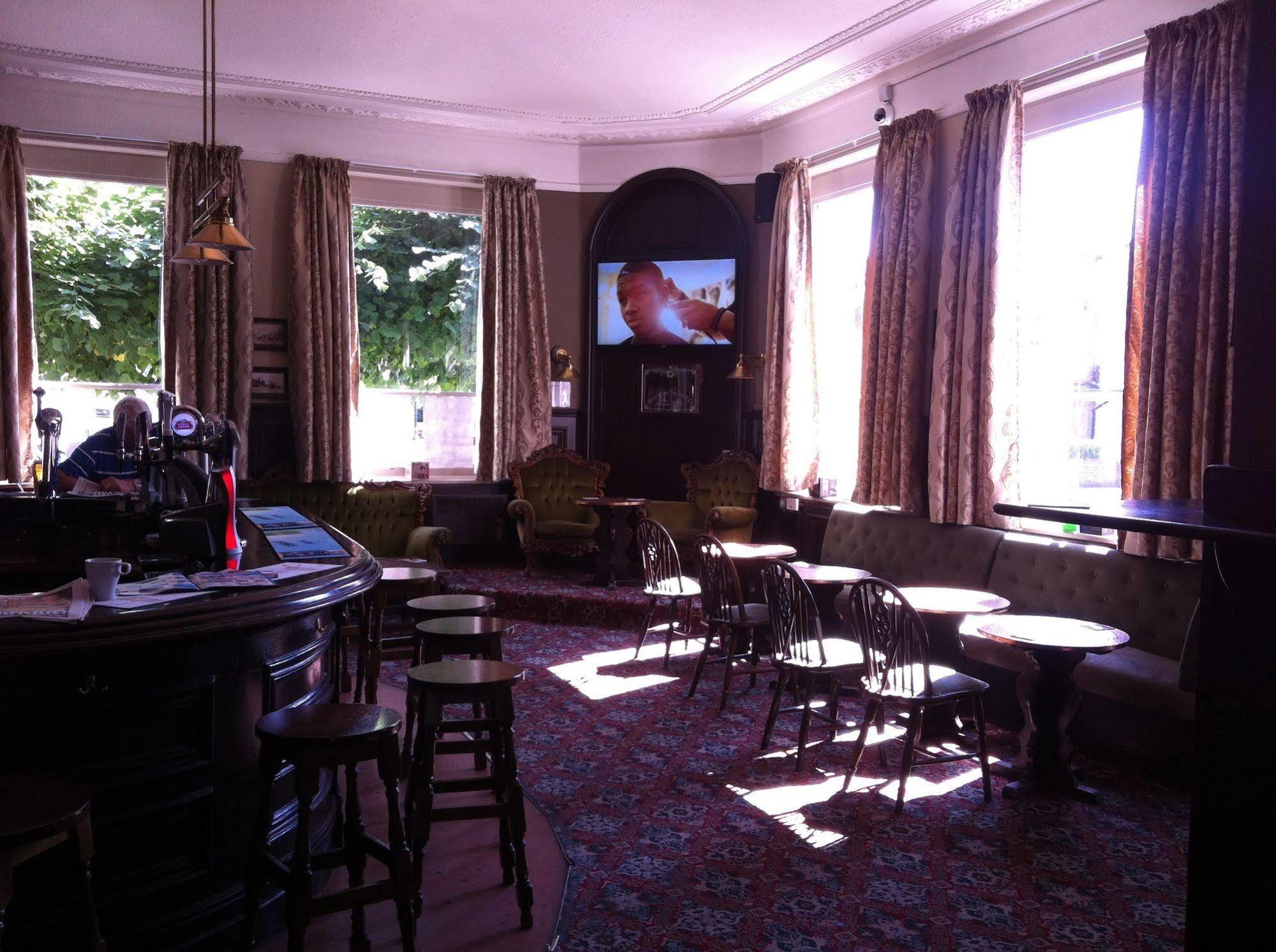 Forest Gate - Free Parking Limited Spaces Herberg Londen