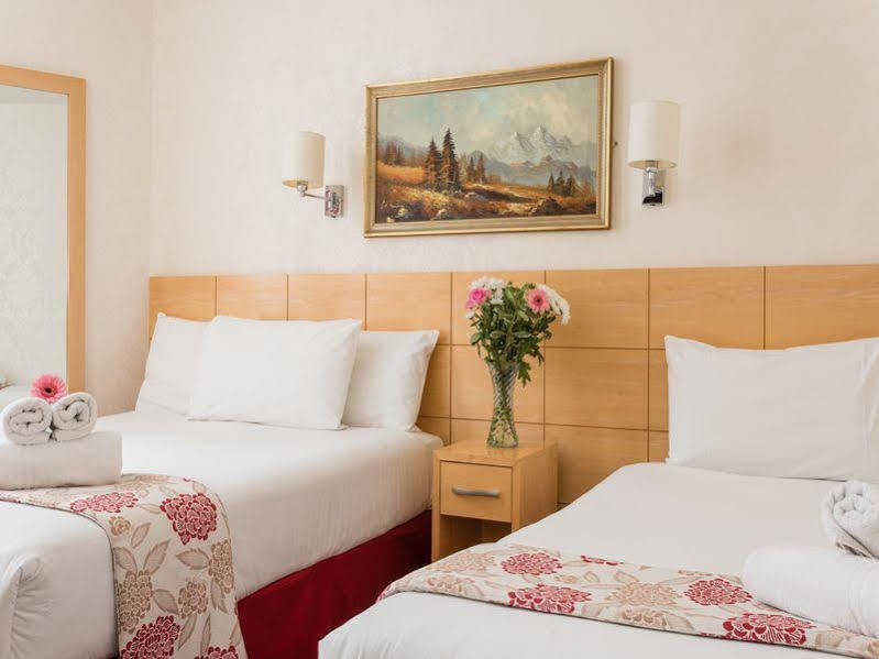Oliver Plaza 4*