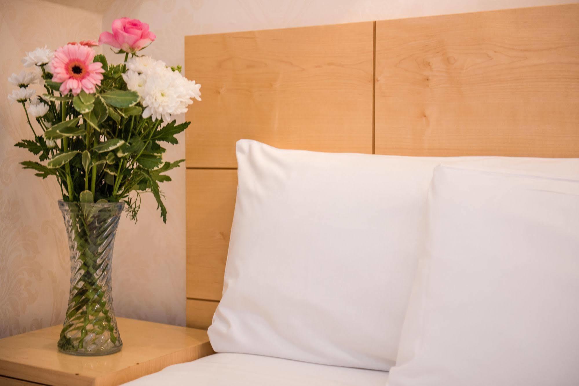 Oliver Plaza 4*