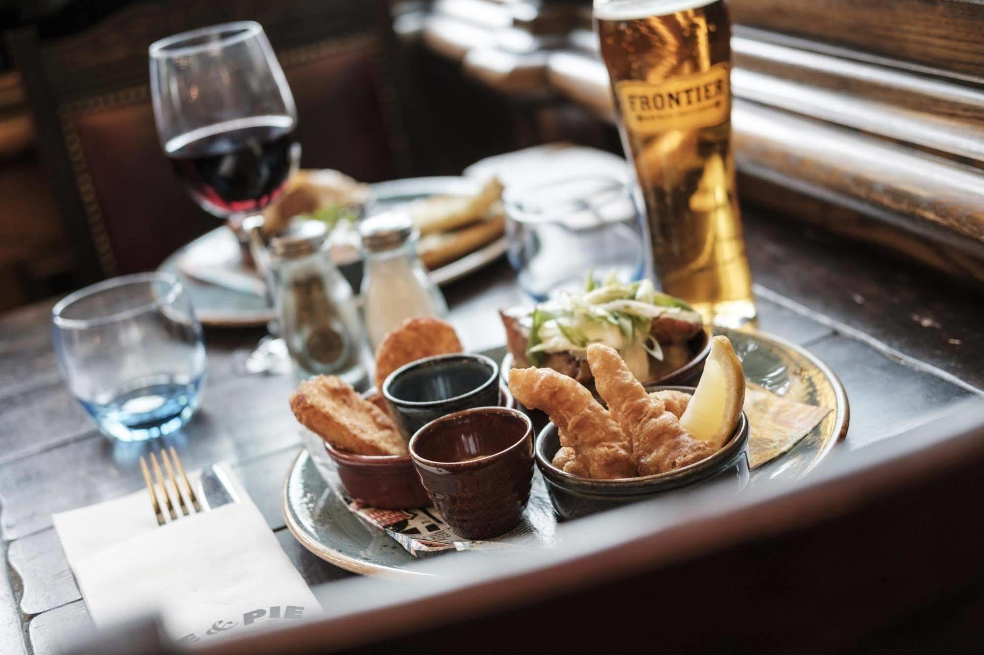 The Mad Hatter 3* London