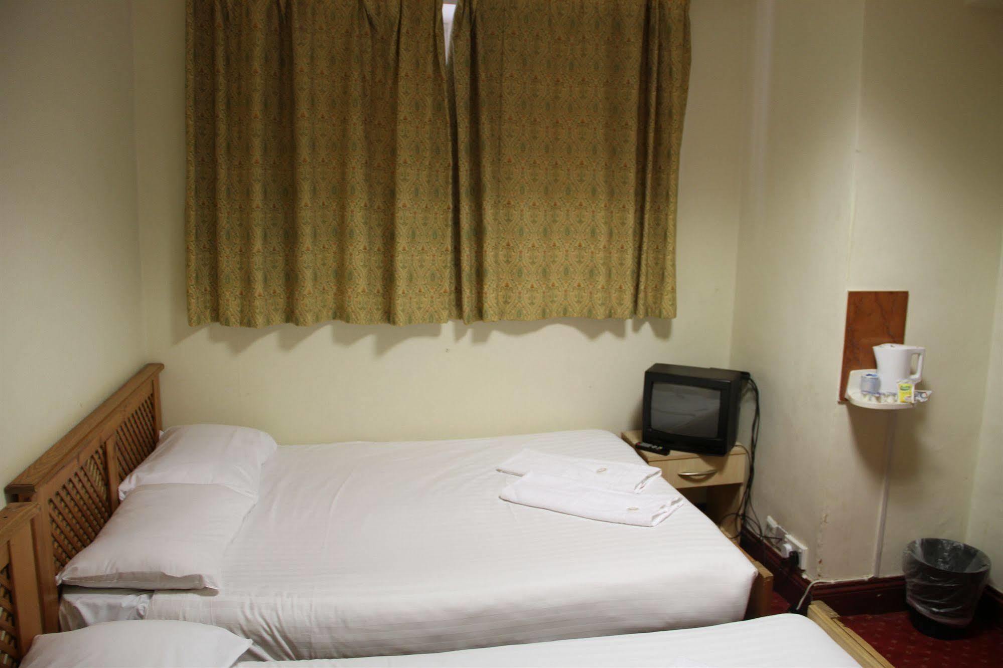 Olympia Inn Hotel 3* London