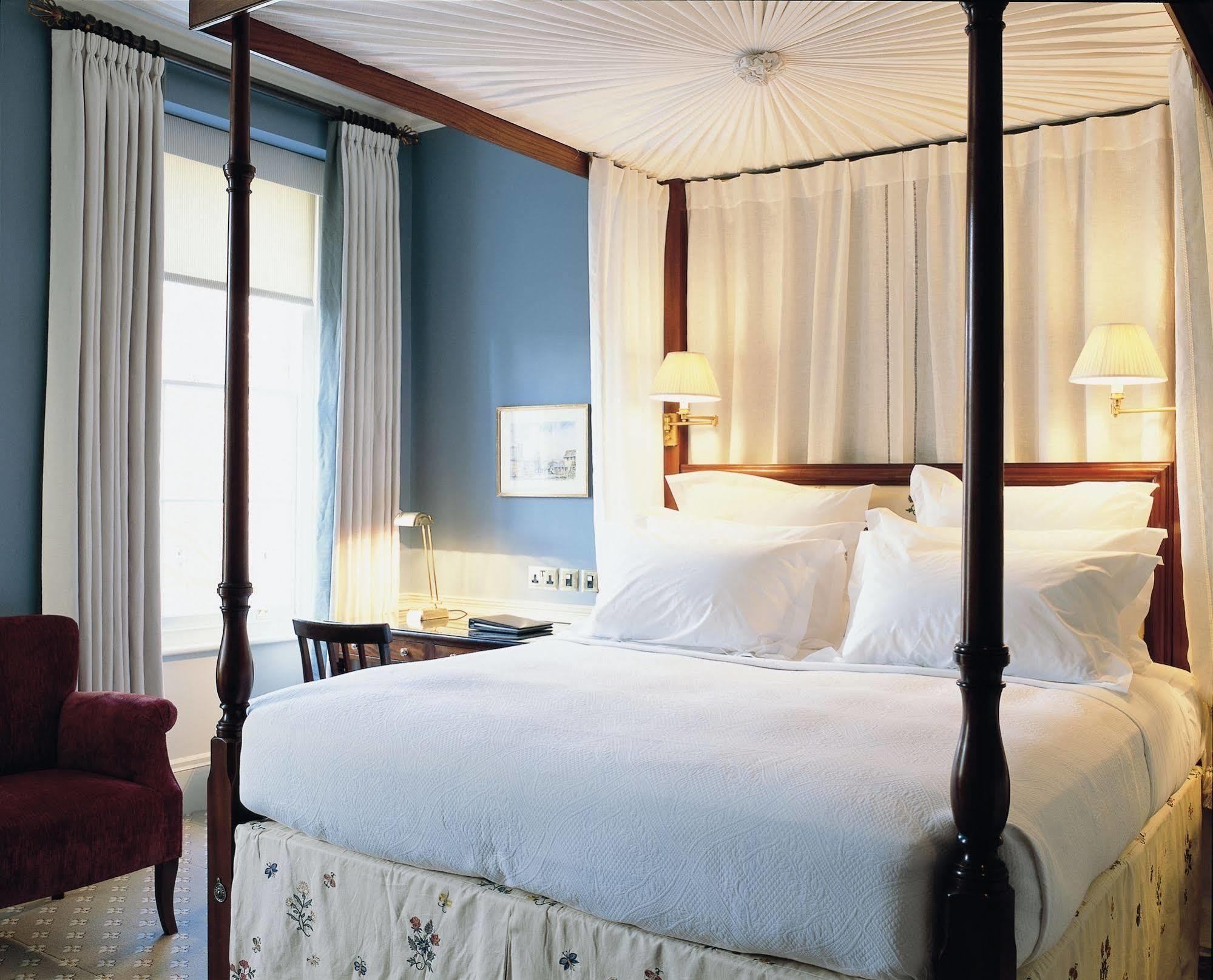 Hotel Roseate House