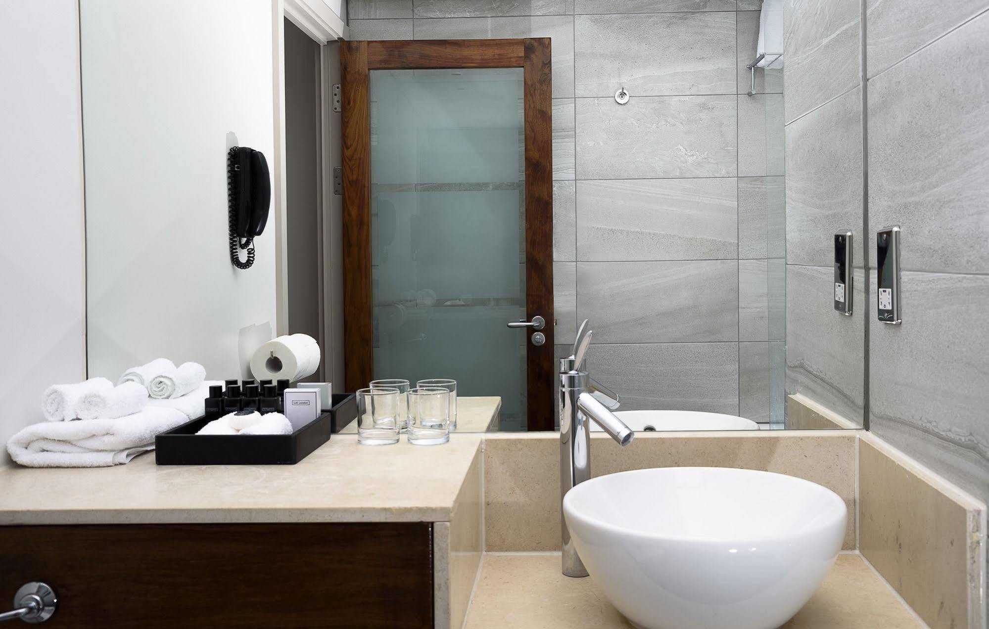 K West & Hotell London
