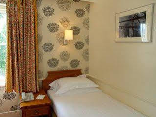 Umi Hotell 3*