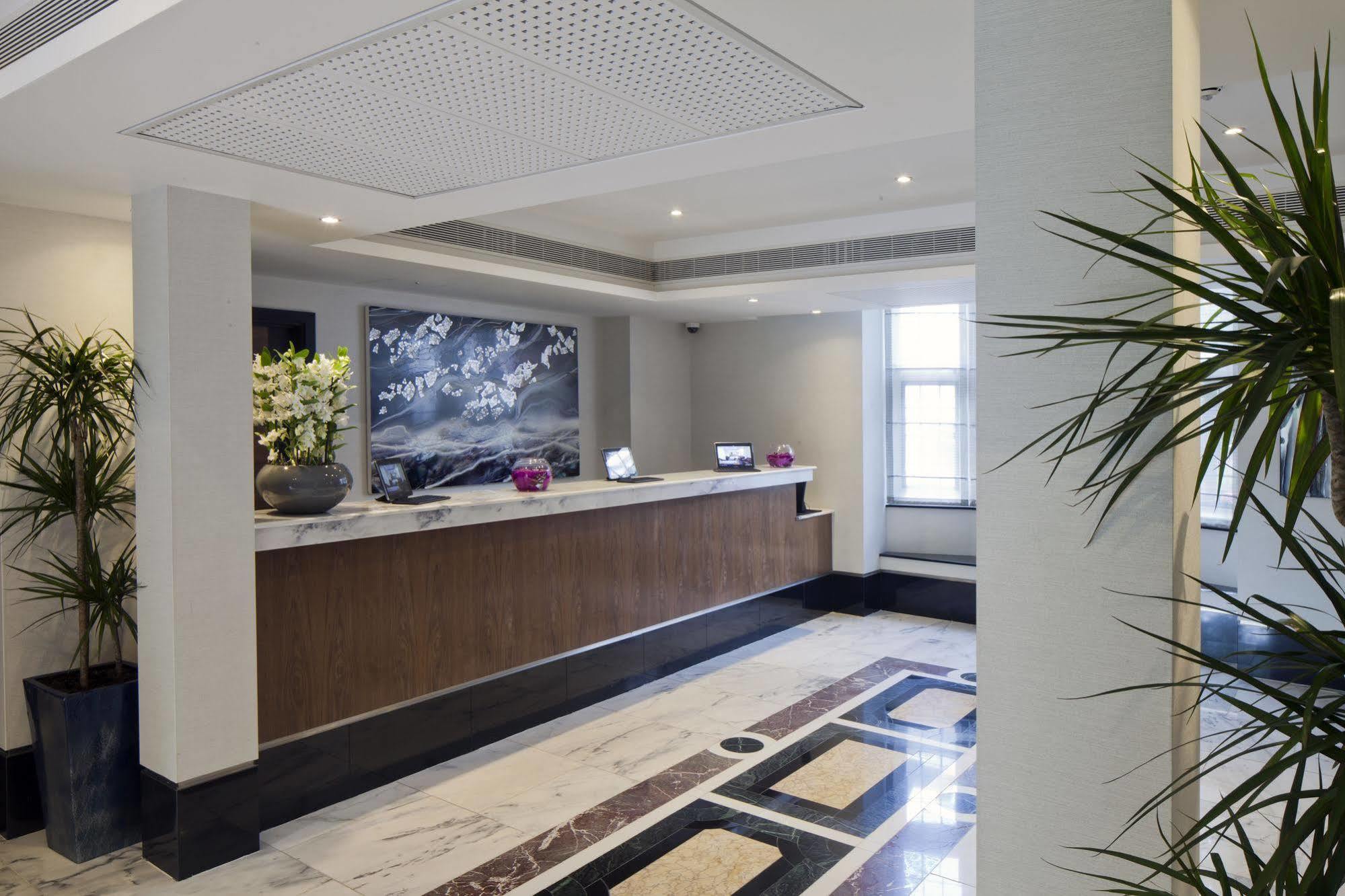 Hotel Wellington By Blue Orchid