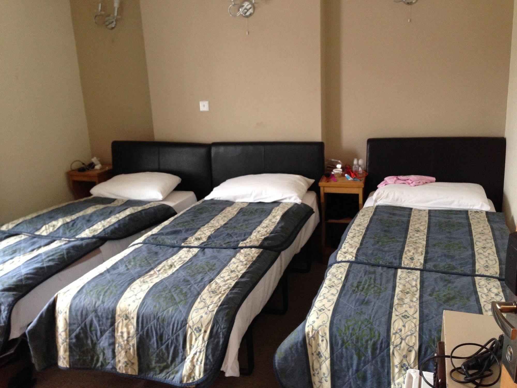 Holland Hotell 2*