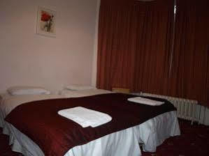 Chelsea House - 2*