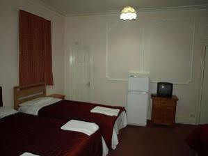 Chelsea House - 2*