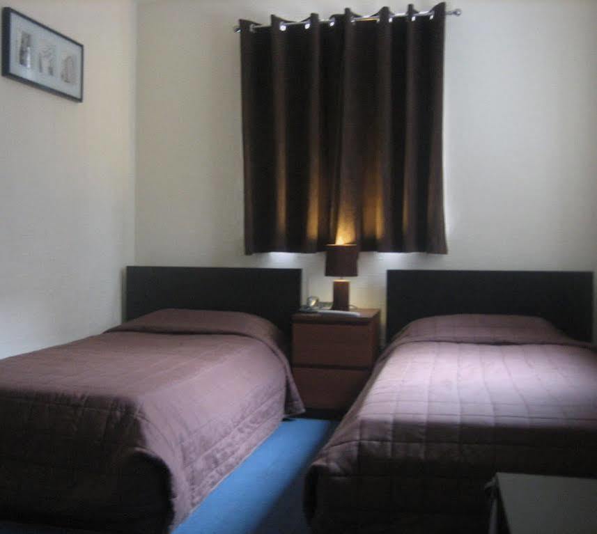 Hotel Adare