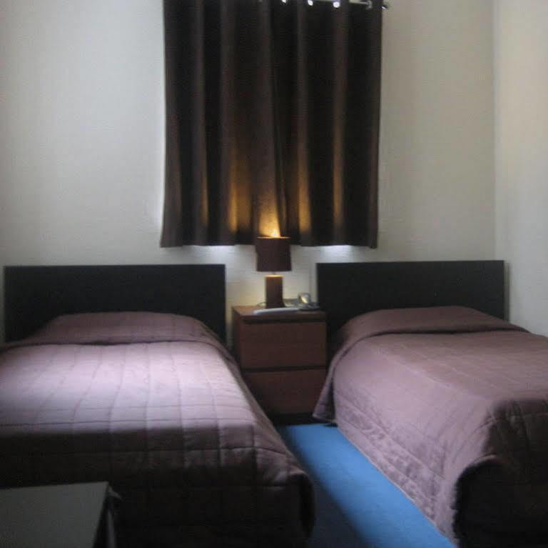 Hotel Adare