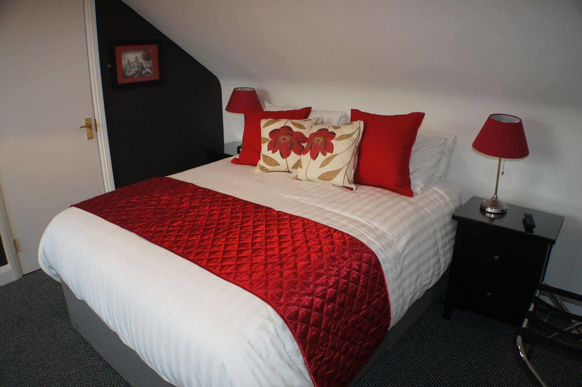 Hotel Grand Junction Arms London