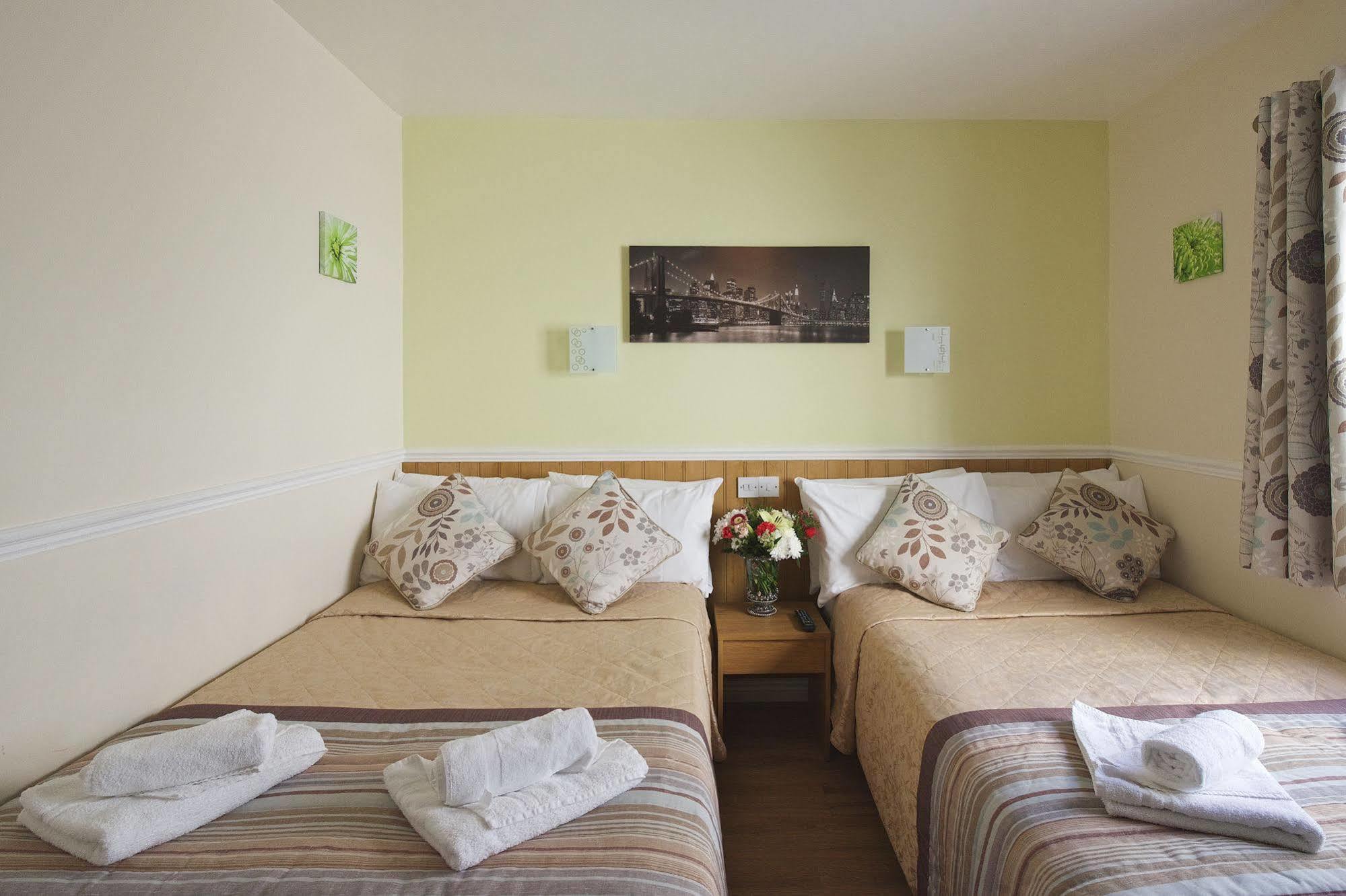 Linden House Hotell 3*