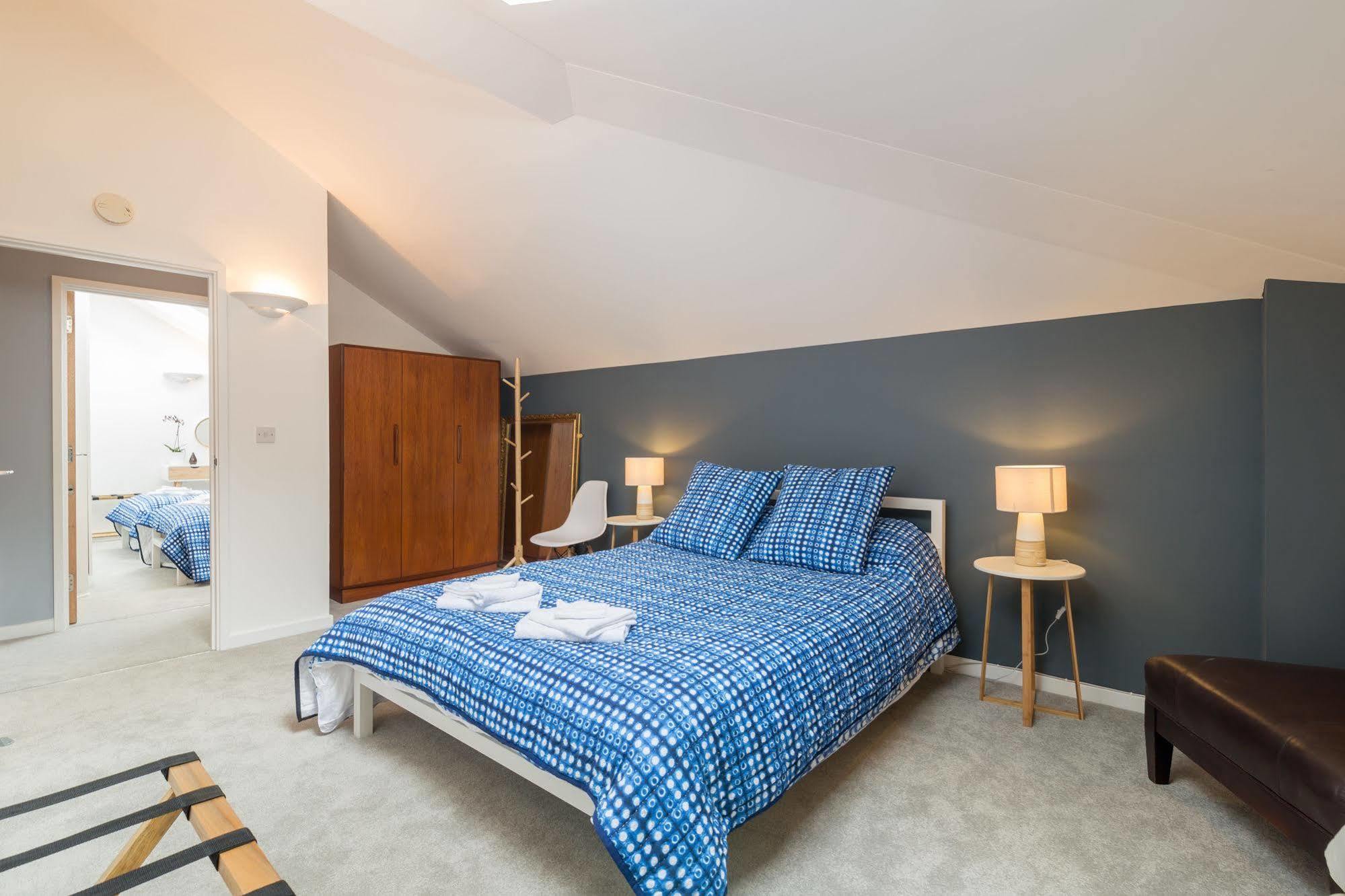 Seagull Lane Serviced Apartment London