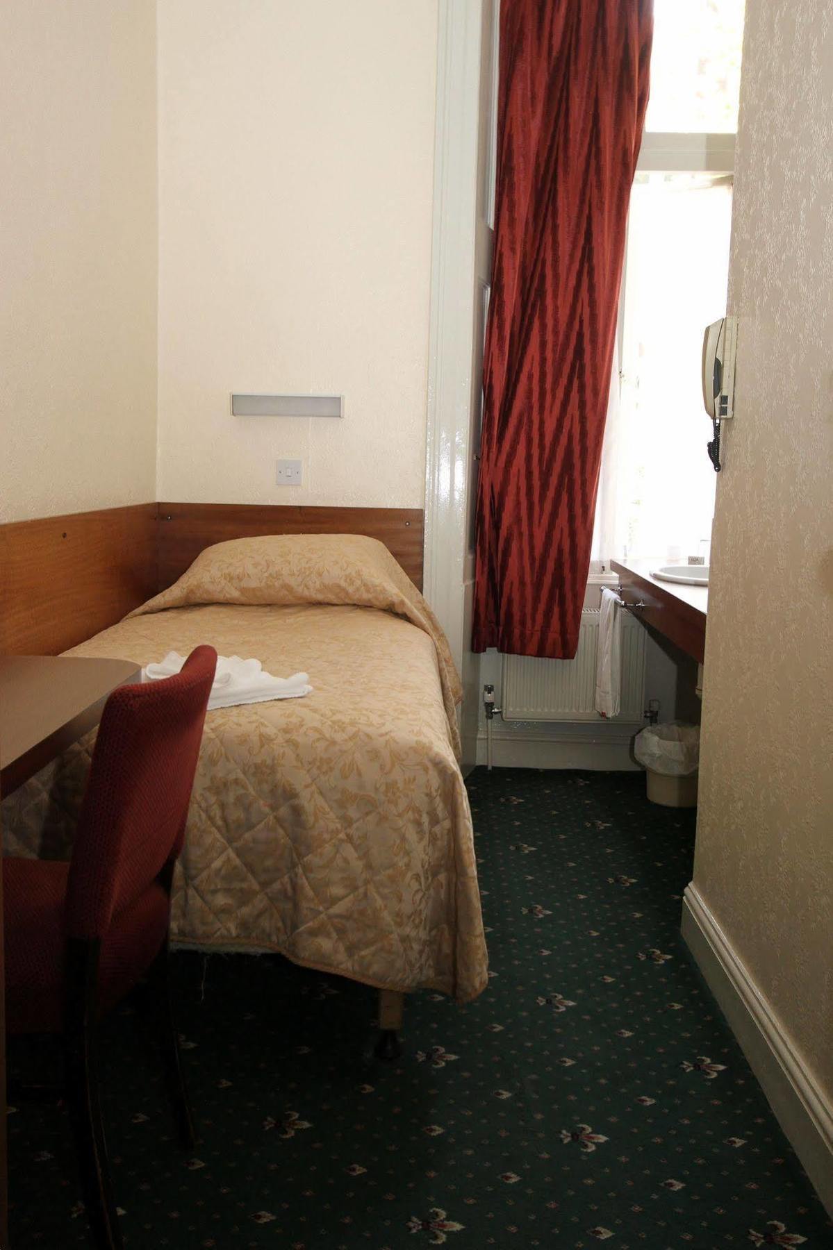 Ridgemount 2* London