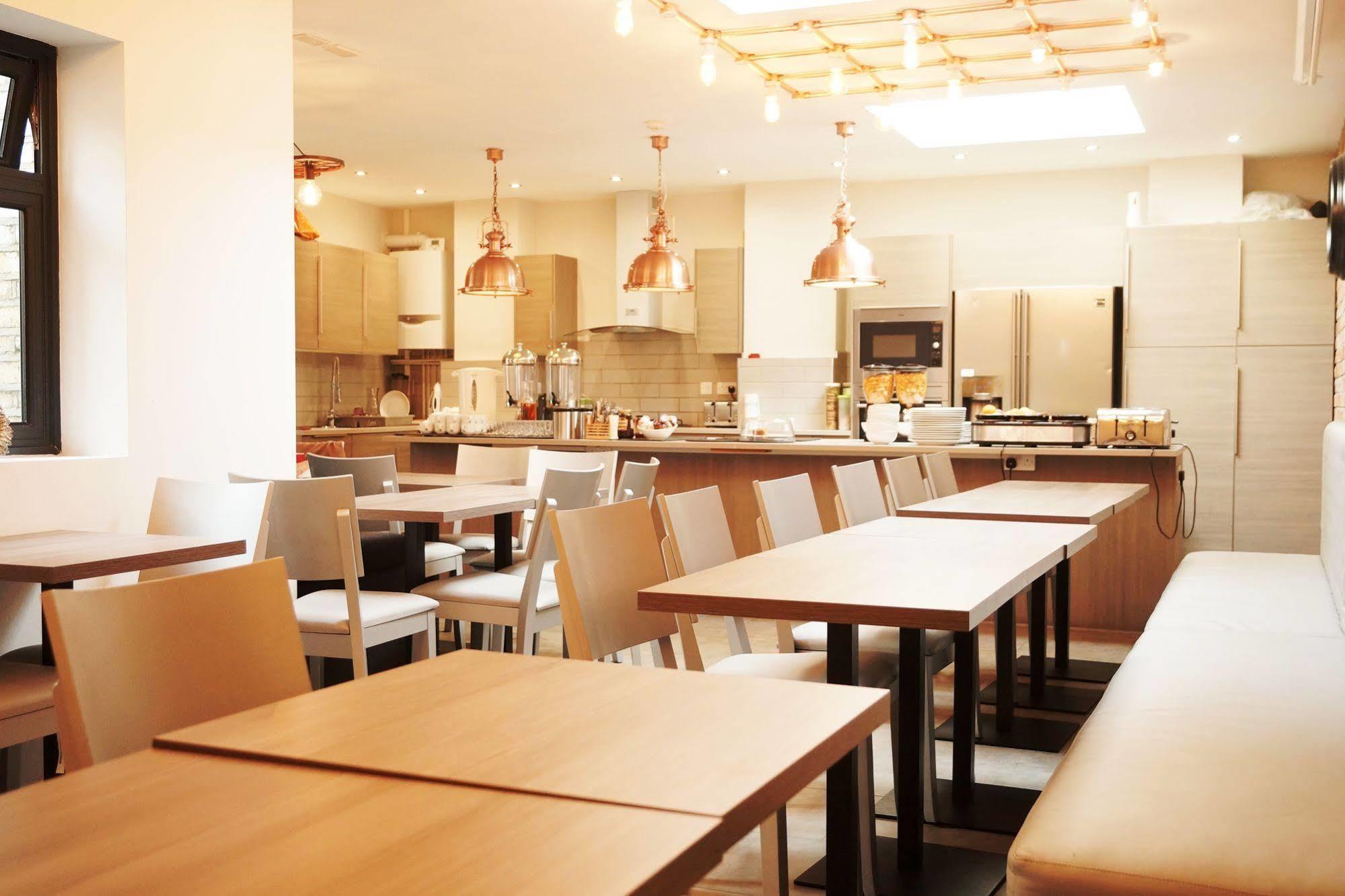 Comfotel Prpl Bed & Breakfast London