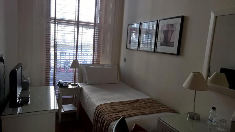 Hotel Kensington House 4*