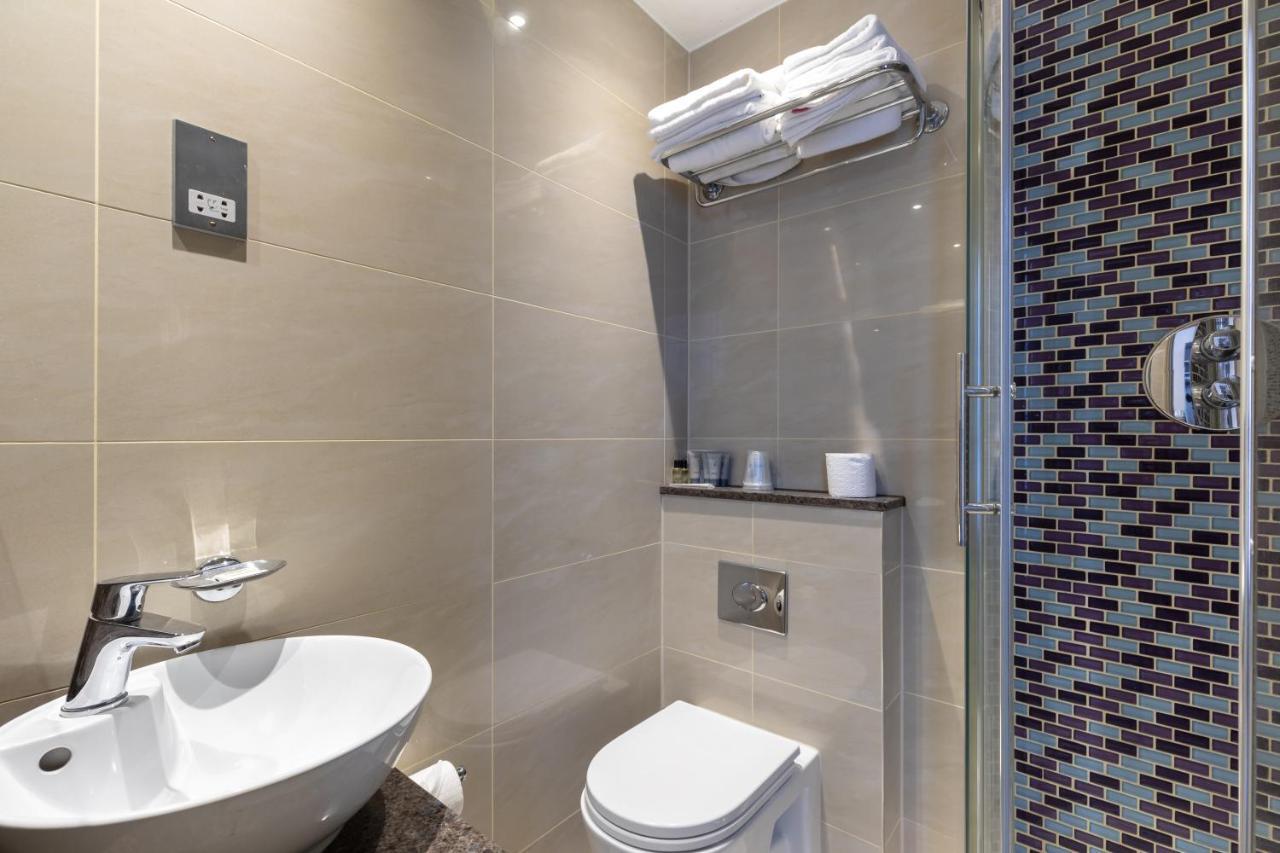 Sidney London-victoria London