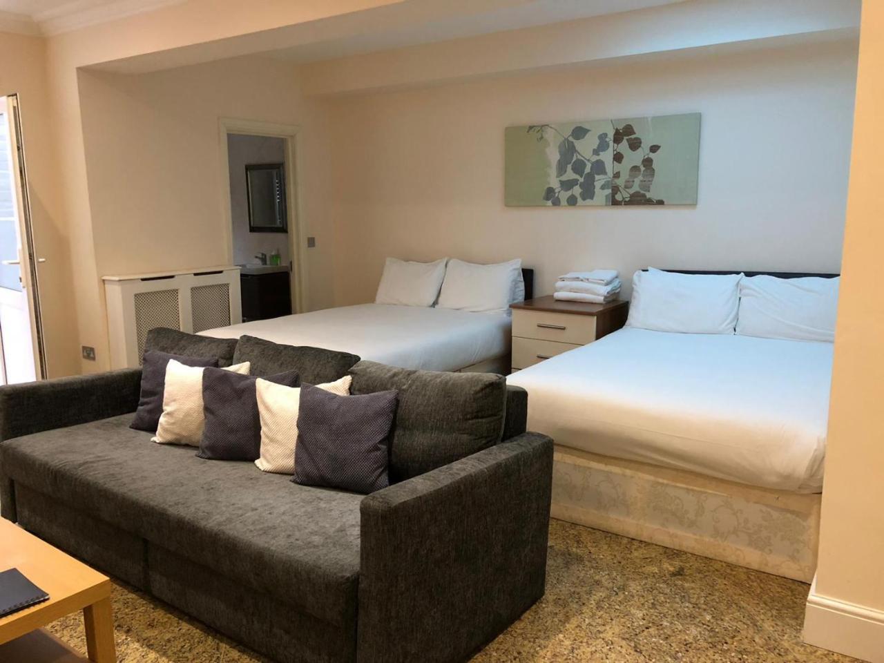 Courtfield Gardens Apartment *