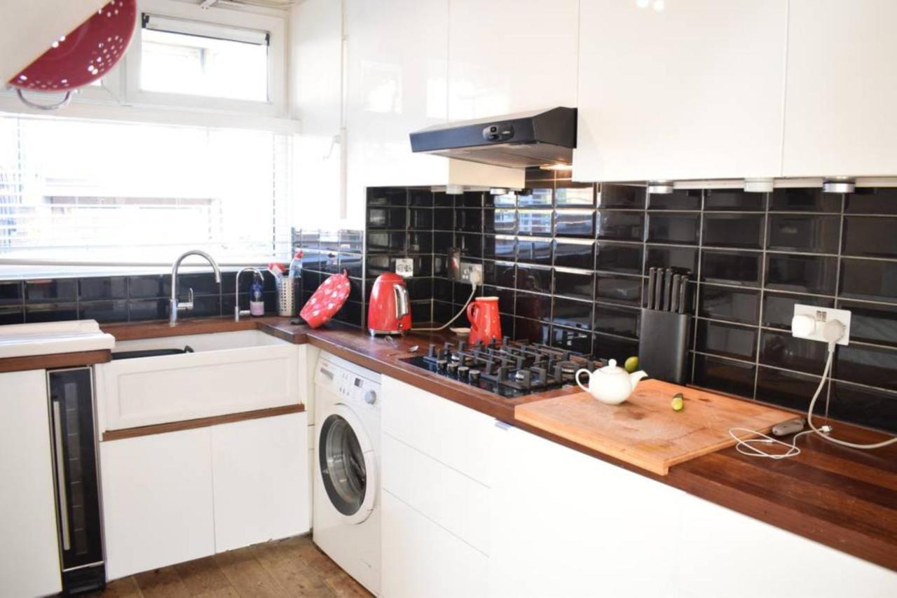 Modern 3 Bedroom In Brixton Lägenhet London