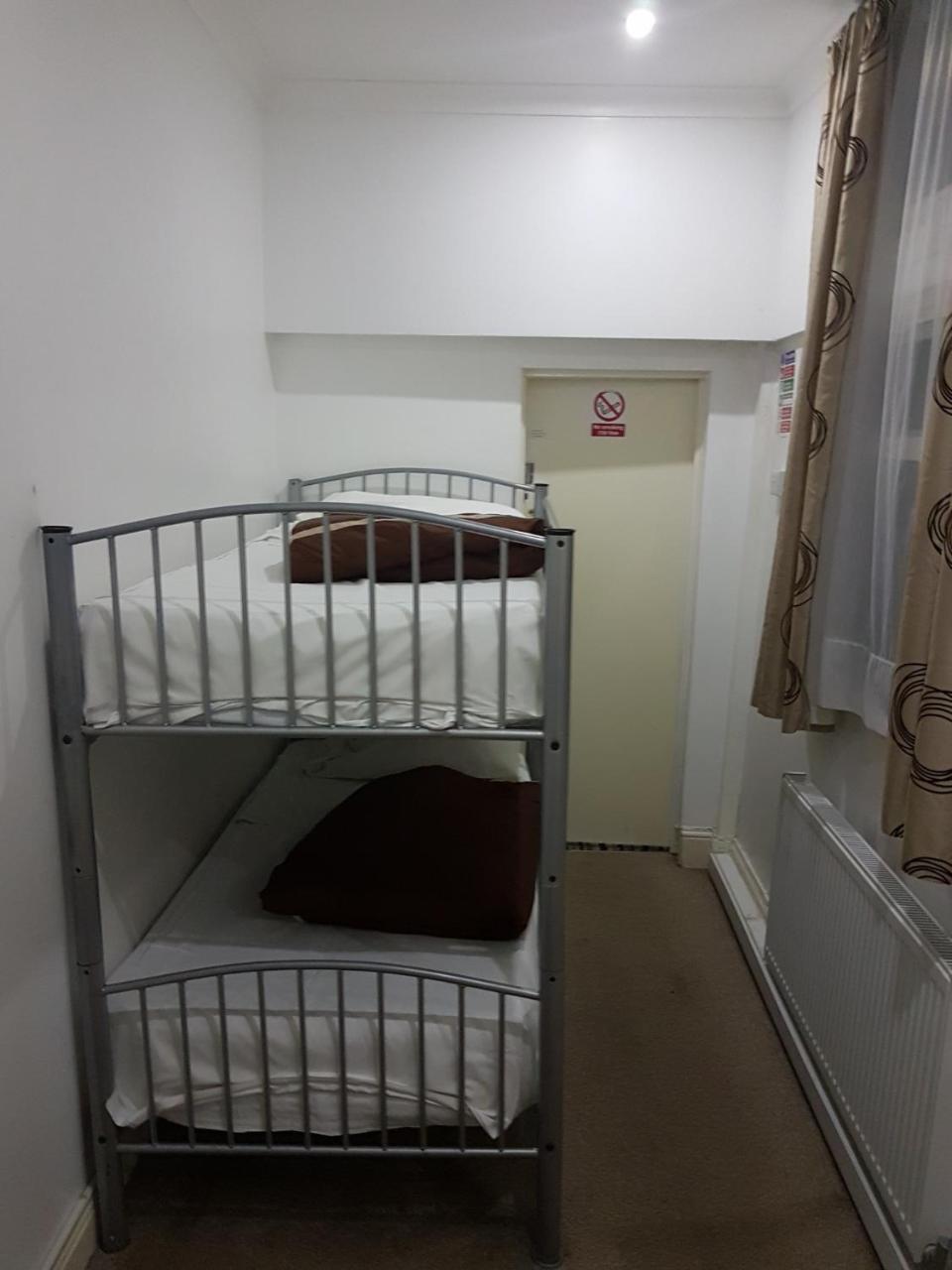 Surtees Guest house 2*