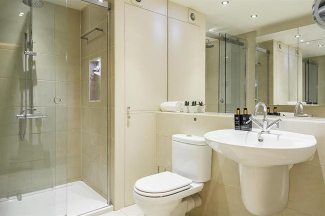 Apartment Cleveland Square Mansions London