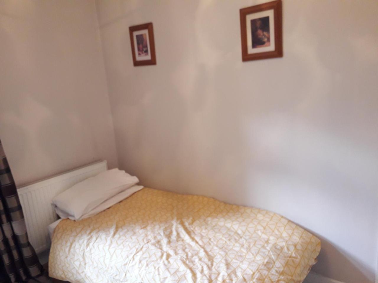 Semesterbostad 2 Bedroom House -ealing *
