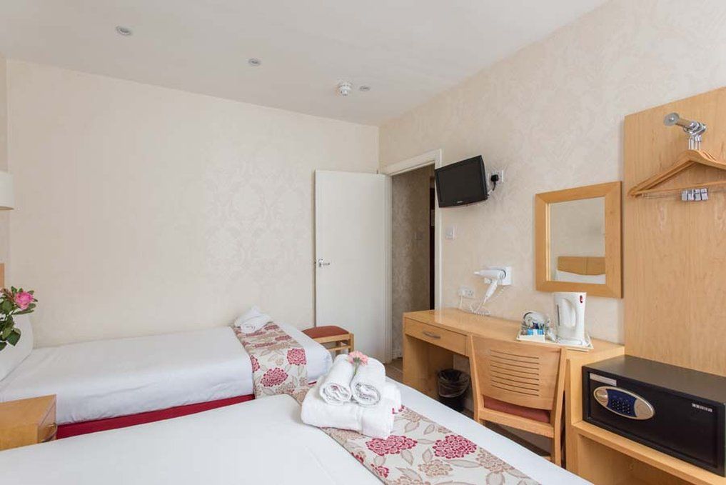 Oliver Plaza Hotel 4*