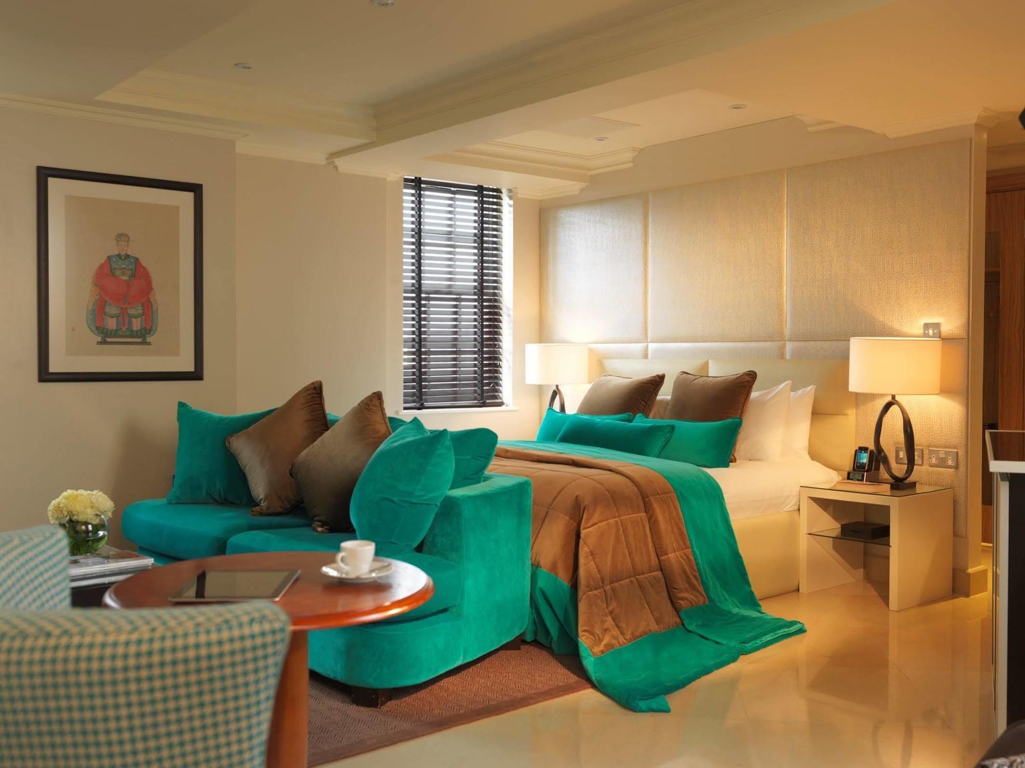 Radisson Blu Edwardian Berkshire Hotel, Hotel 4*